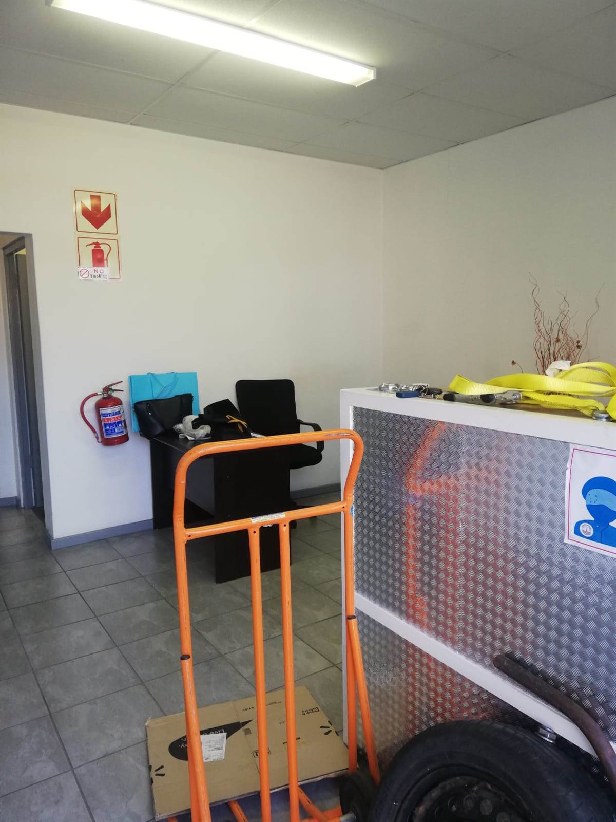 175.16  m² Commercial space in Parow East photo number 13
