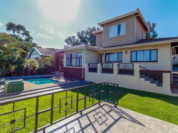 6 Bed House in Carrington Heights