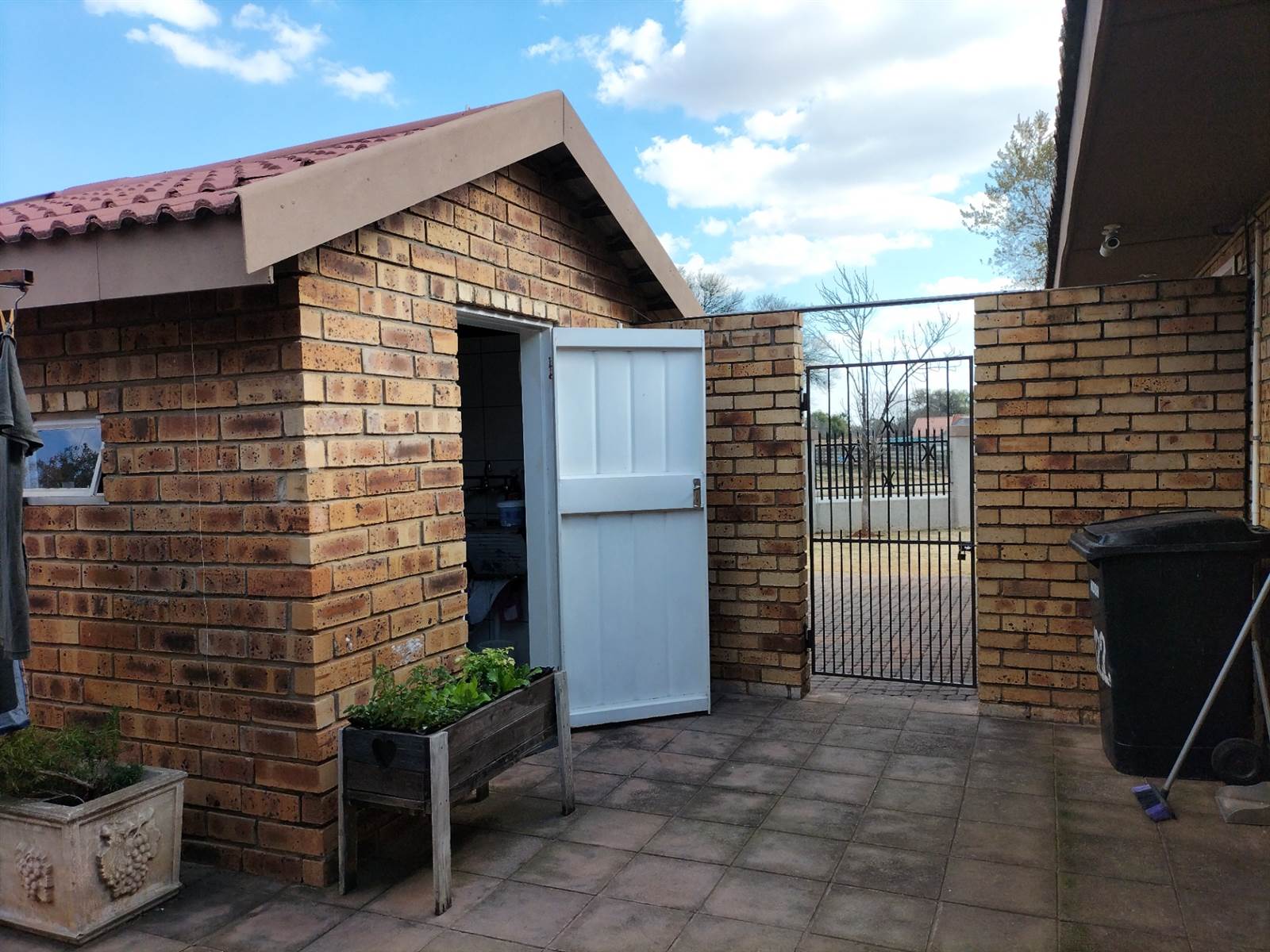 4 Bed House in Vaalpark photo number 15