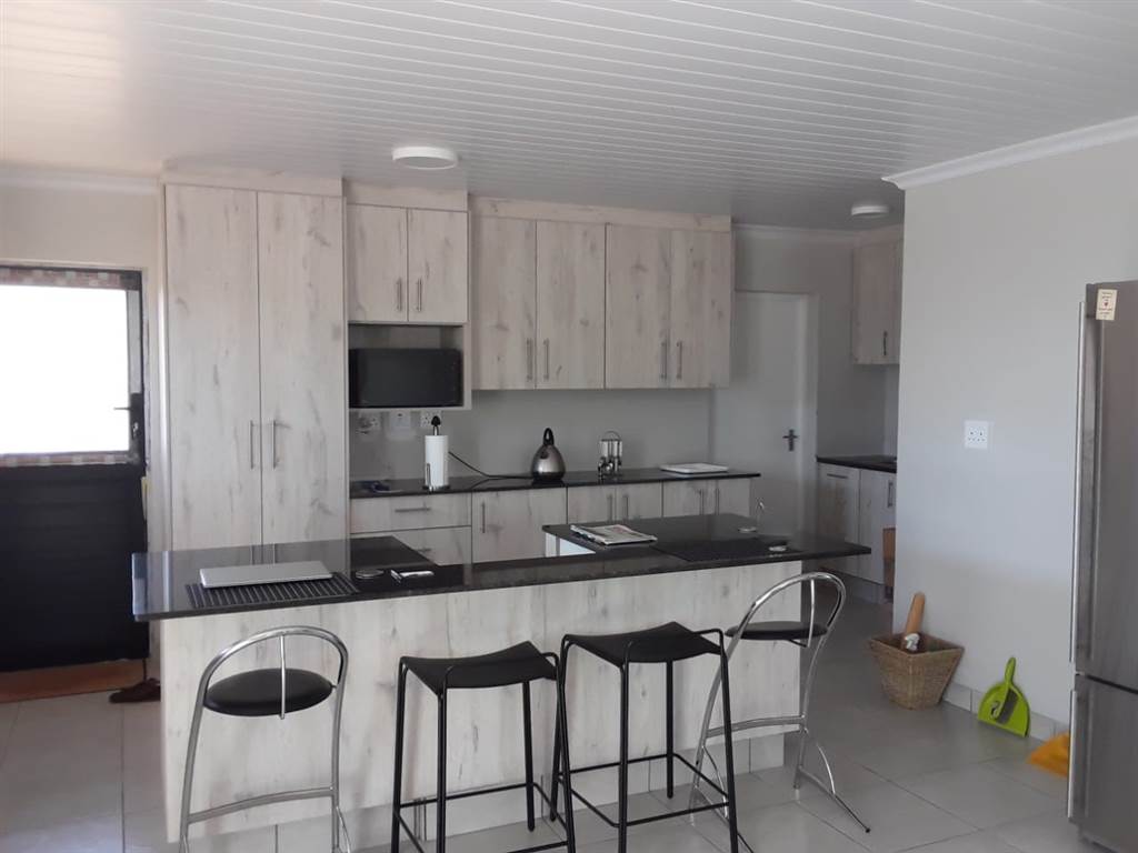 3 Bed House in Mossel Bay photo number 5