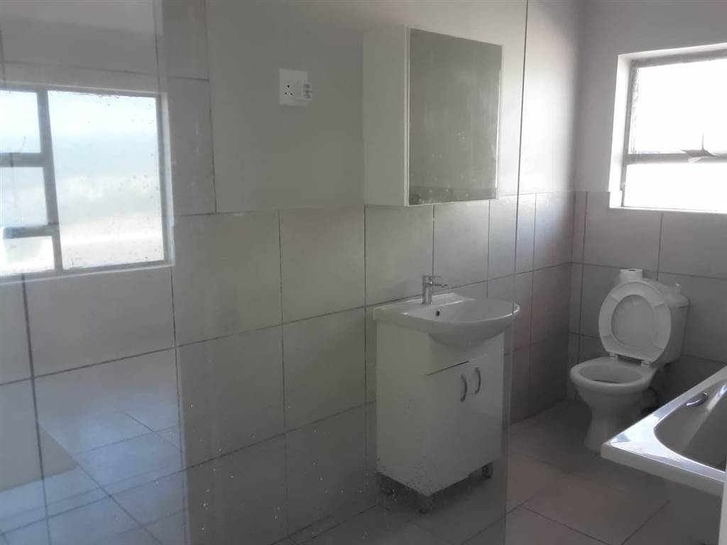 3 Bed House in Mossel Bay photo number 11