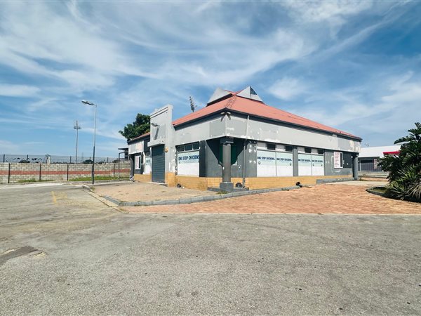 225  m² Commercial space