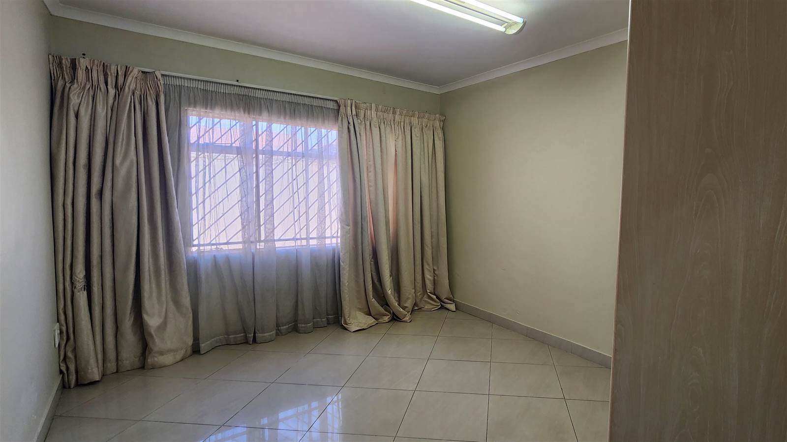 7 Bed House in Laudium photo number 10