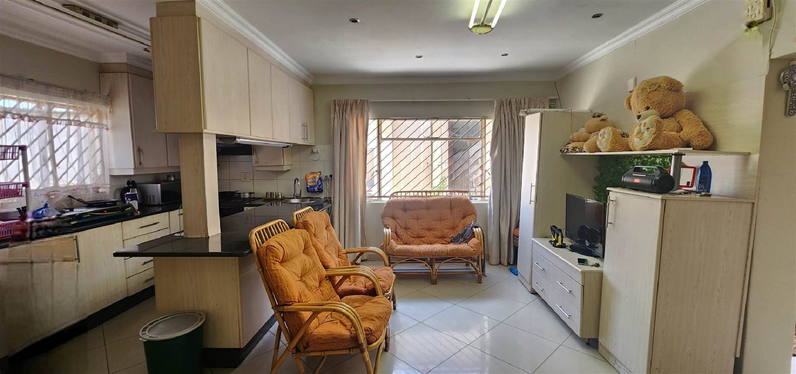 7 Bed House in Laudium photo number 27