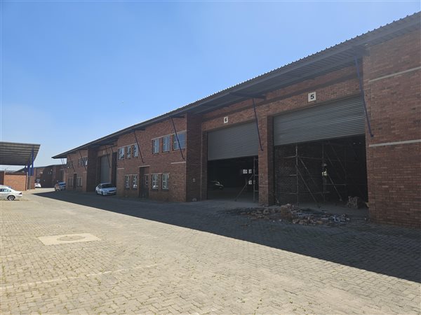 2 496  m² Industrial space