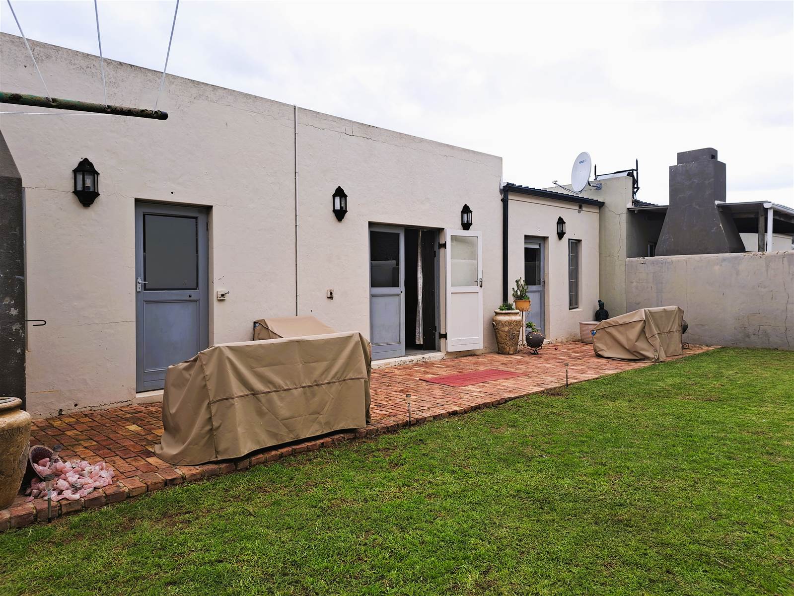 3 Bed Townhouse in Bredasdorp photo number 1