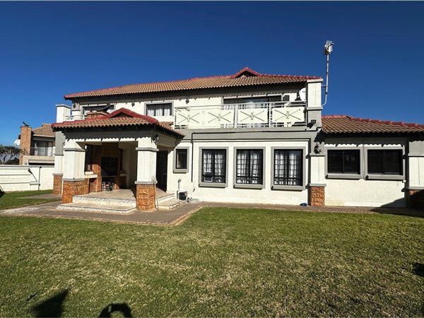 3 Bedroom Townhouse 3 Bedroom Townhouse