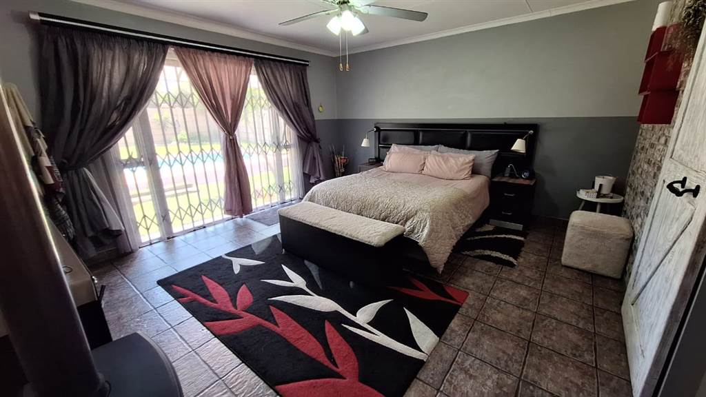 4 Bed House in Impala Park photo number 12