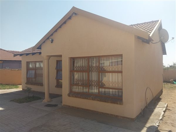 3 Bedroom House 3 Bedroom House