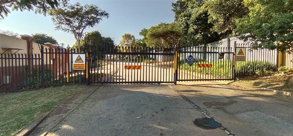 1745 m² Land available in Waterkloof Park photo number 16