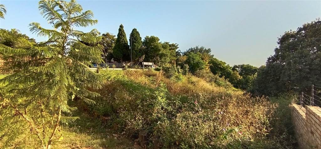1745 m² Land available in Waterkloof Park photo number 2
