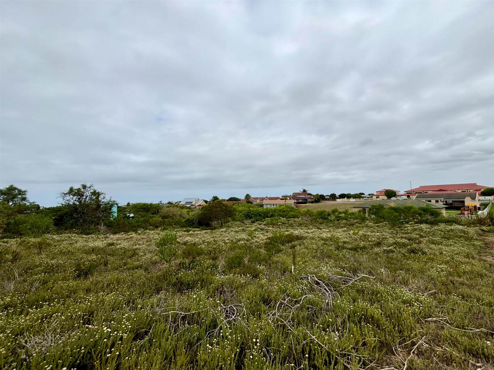 848 m² Land available in Jeffreys Bay photo number 1