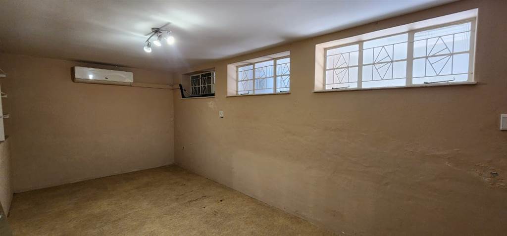3 Bed House in Upington photo number 30
