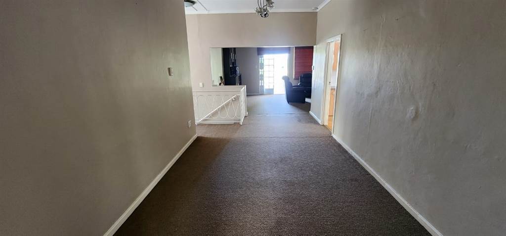 3 Bed House in Upington photo number 24