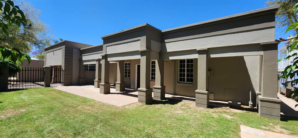 3 Bed House in Upington photo number 1
