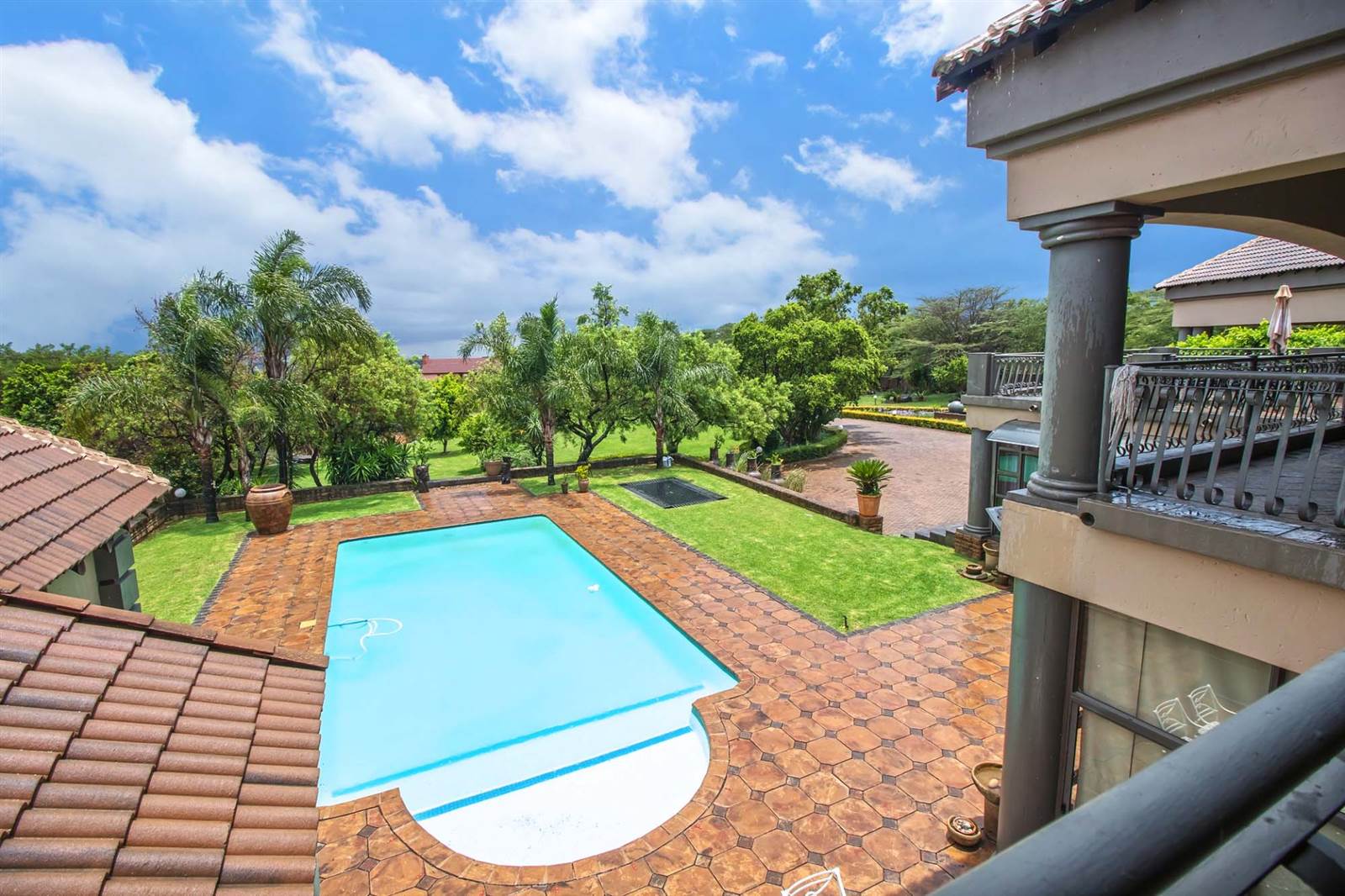 6 Bed House in Mooikloof Equestrian Estate photo number 6