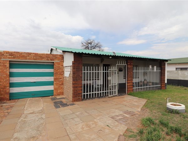 2 Bedroom House