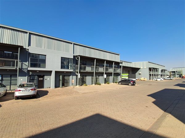 1 587  m² Industrial space