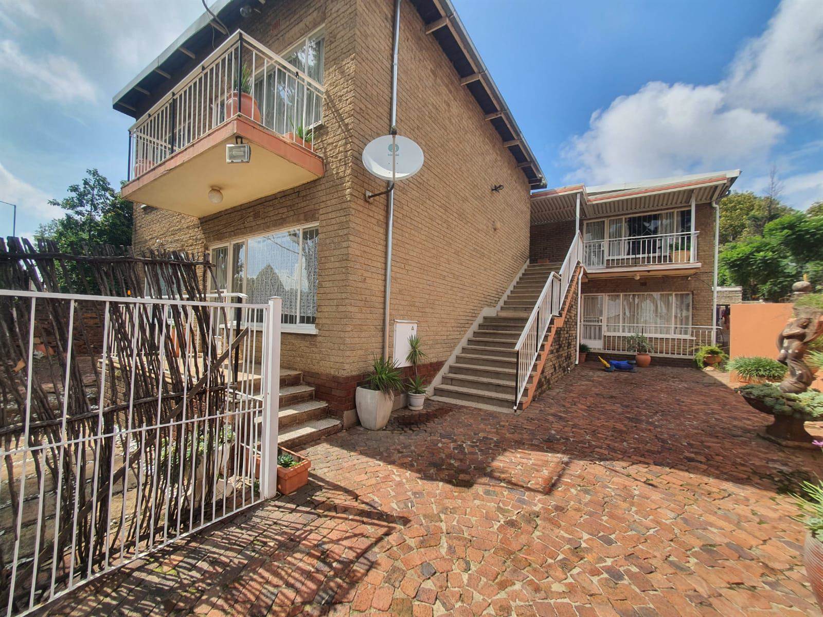 2 Bed Flat in Turffontein photo number 1