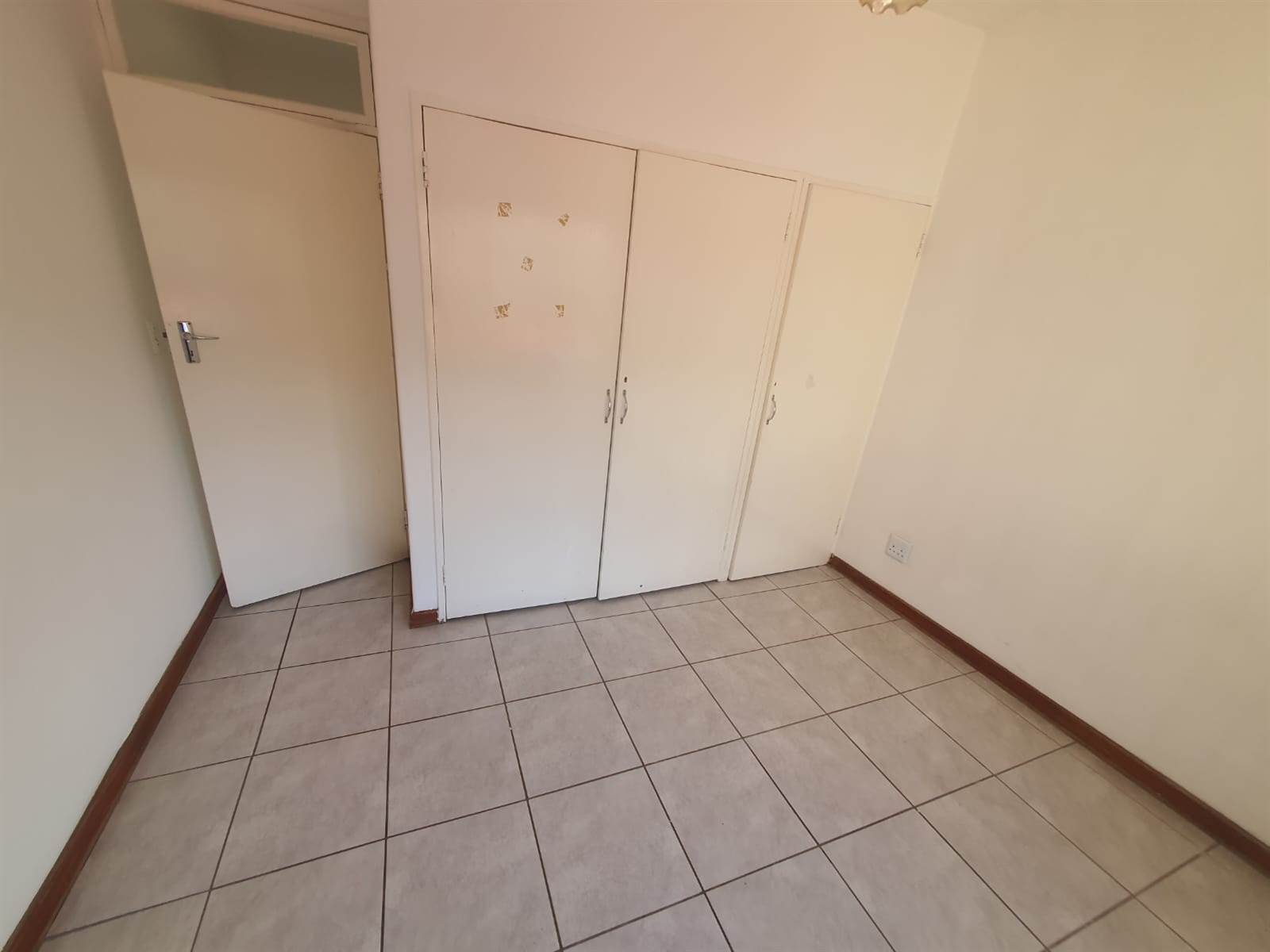 2 Bed Flat in Turffontein photo number 7
