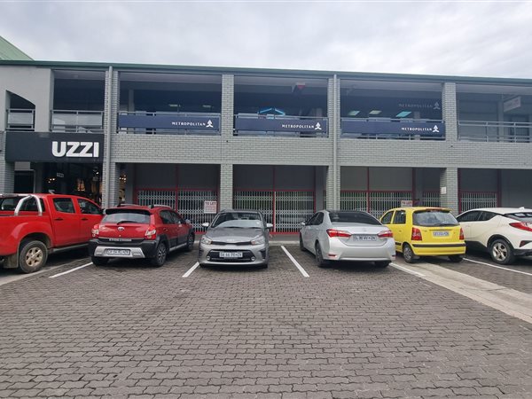 600 m² Retail Space 600 m² Retail Space