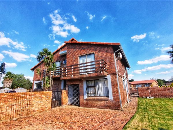 7 Bedroom House 7 Bedroom House