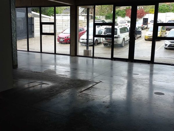 76  m² Commercial space in Walmer
