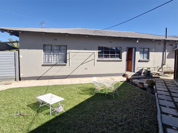 4 Bedroom House 4 Bedroom House