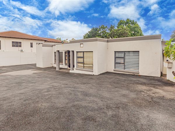 303 m² Office Space 303 m² Office Space