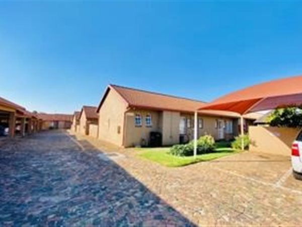 2 Bedroom Townhouse 2 Bedroom Townhouse