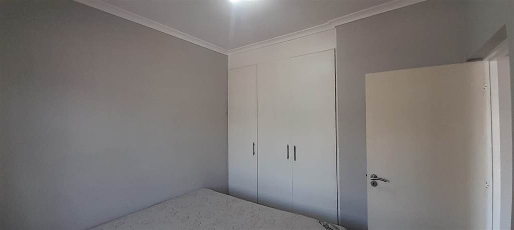 2 Bed Apartment in Winklespruit photo number 9