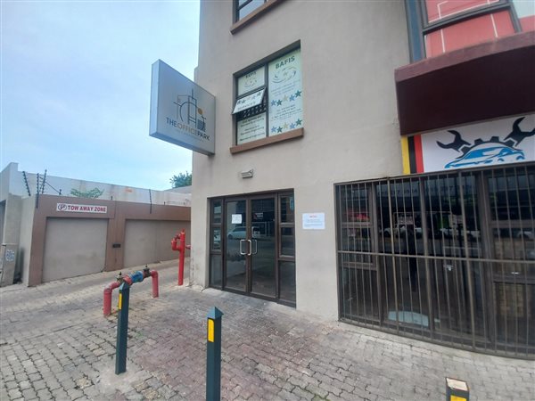 74  m² Commercial space