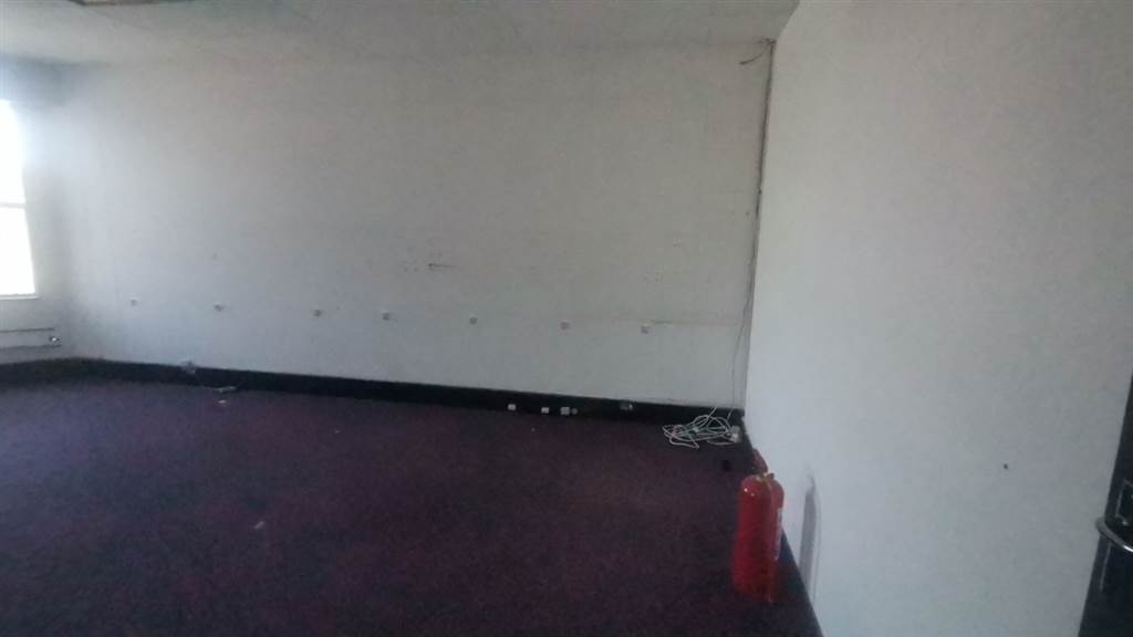 134  m² Commercial space in Wynberg photo number 5
