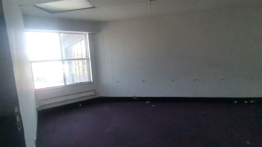134  m² Commercial space in Wynberg photo number 13