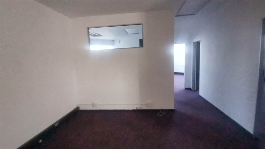 134  m² Commercial space in Wynberg photo number 4