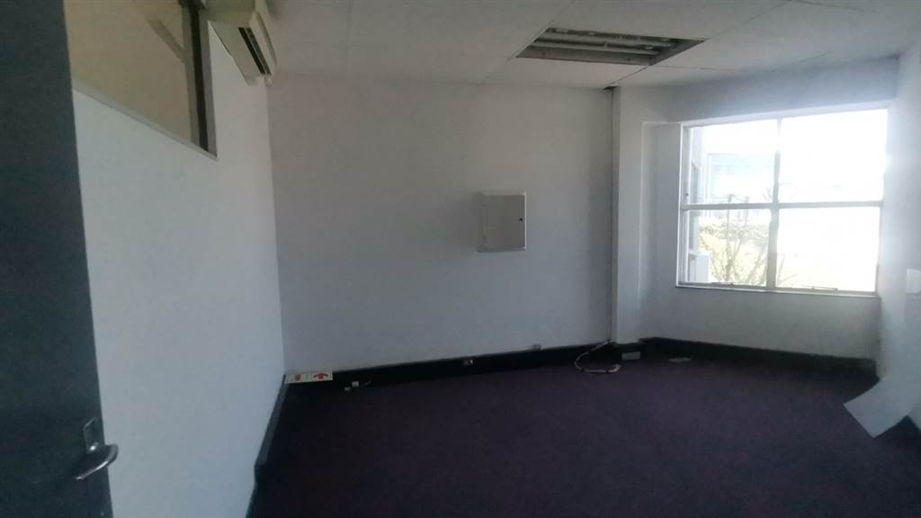 134  m² Commercial space in Wynberg photo number 8