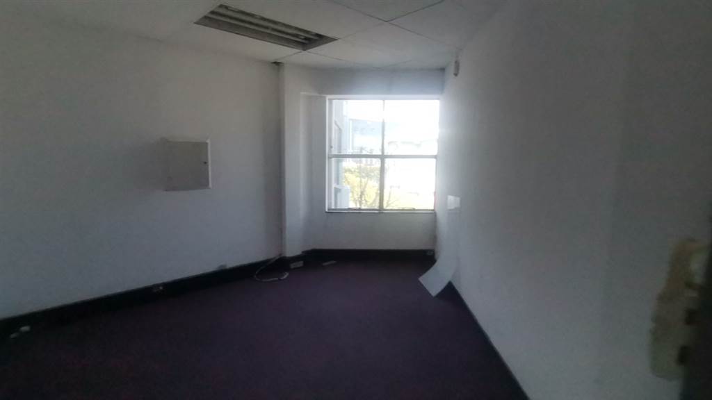 134  m² Commercial space in Wynberg photo number 9