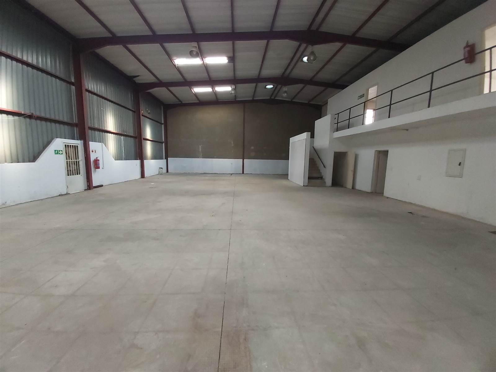 500  m² Industrial space in Eastgate photo number 5