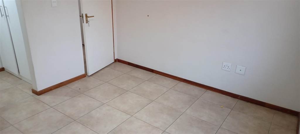 2 Bed Townhouse in Beyers Park photo number 23