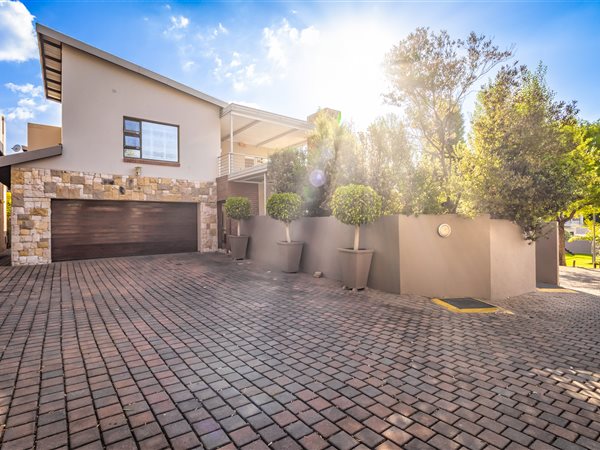 4 Bed Townhouse in Blackheath