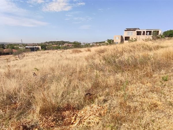 883 m² Land available in Doringkruin