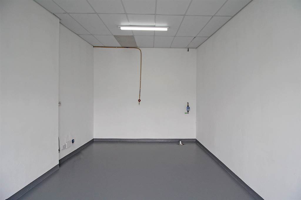 30  m² Commercial space in Andeon AH photo number 4
