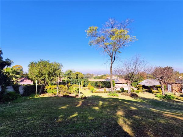 1 373 m² Land