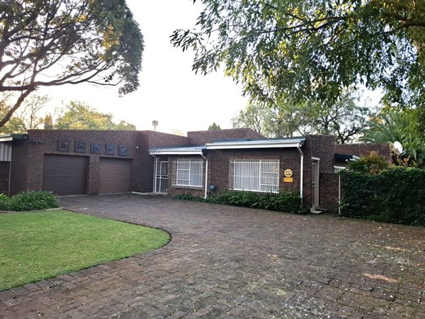 5 Bedroom House 5 Bedroom House
