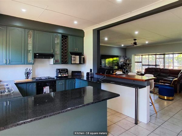 4 Bedroom House 4 Bedroom House