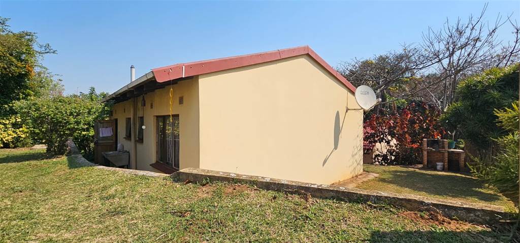 2 Bed Townhouse in Mtwalume photo number 15
