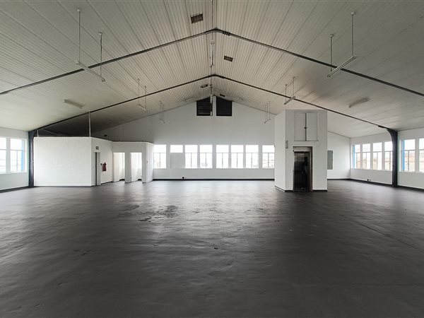 482  m² Industrial space