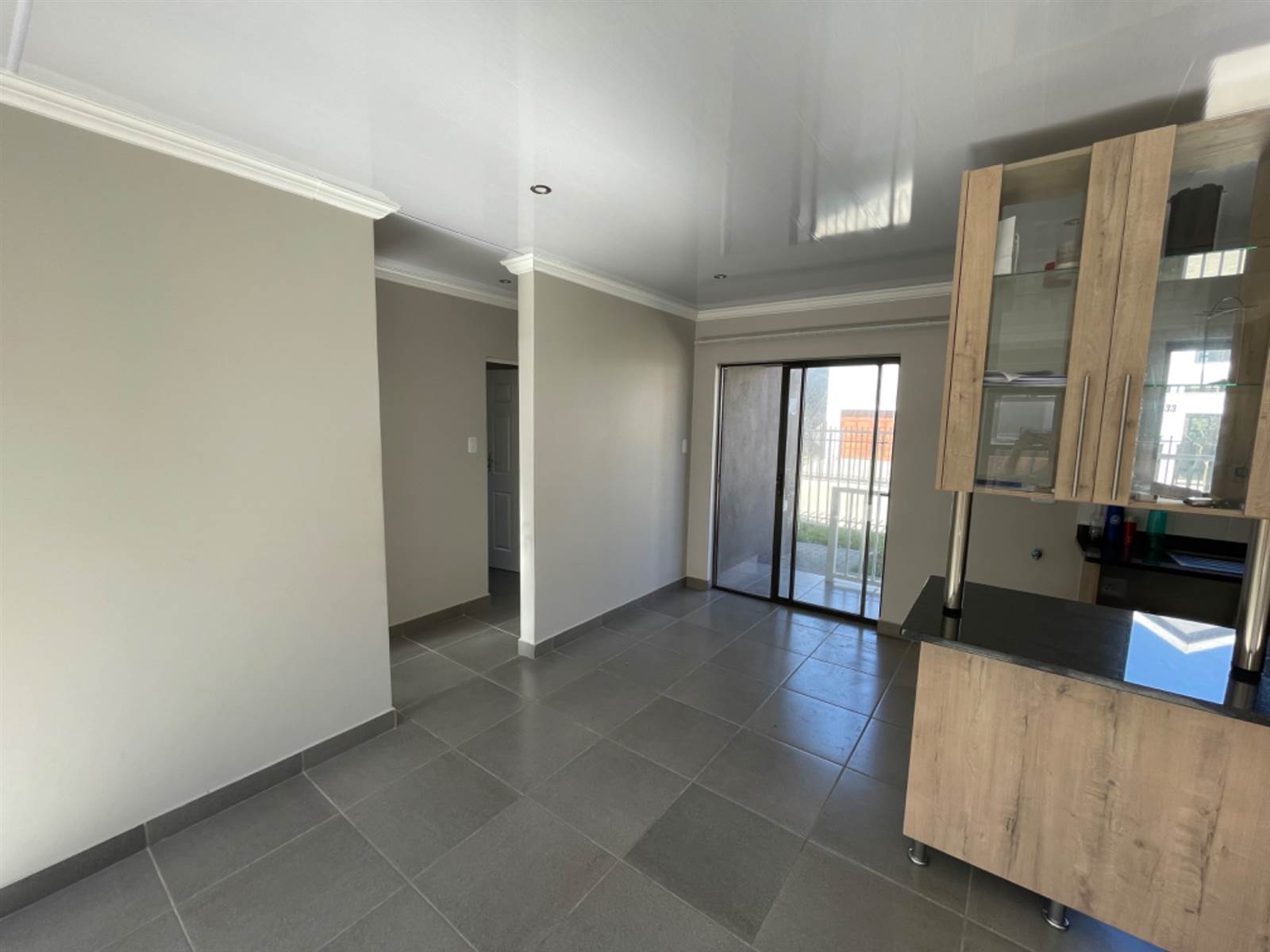 3 Bed Townhouse in Bloemspruit photo number 16