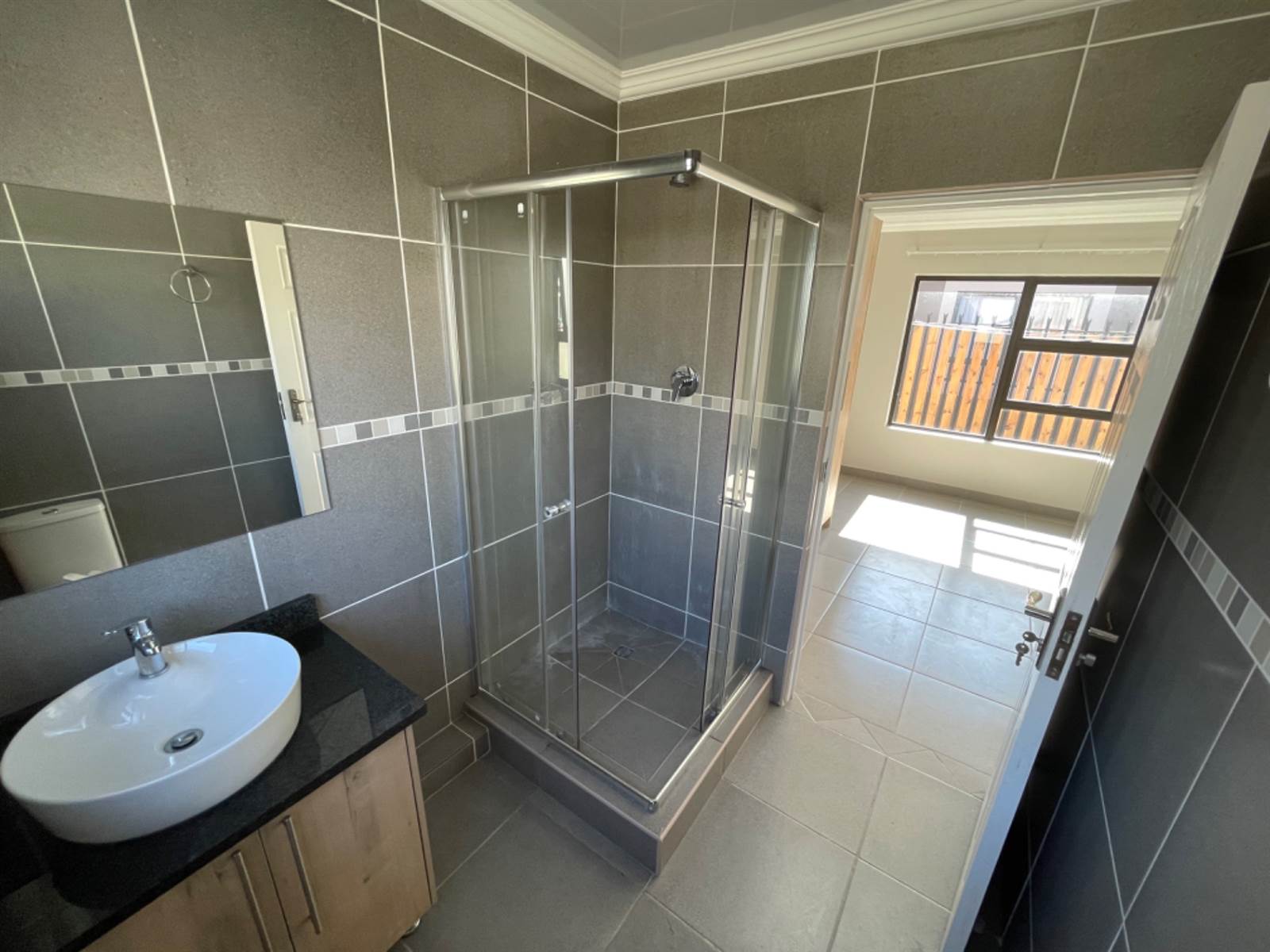 3 Bed Townhouse in Bloemspruit photo number 15