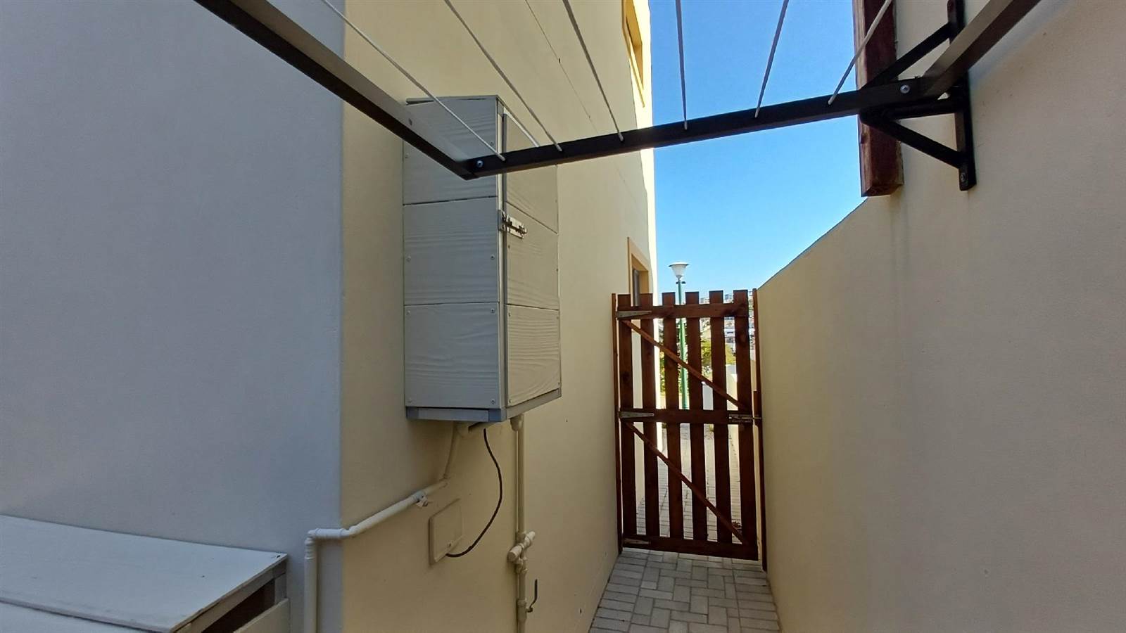 2 Bed Townhouse in Mossel Bay Central photo number 16